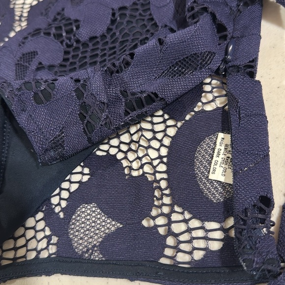 Runaway the Label Crop Lace Long sleeve top Side Zip Sheer XSmall EUC - Picture 4 of 8